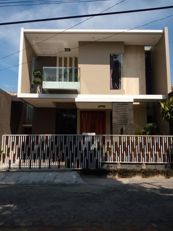 Jaya Homestay Джокьякарта Экстерьер фото
