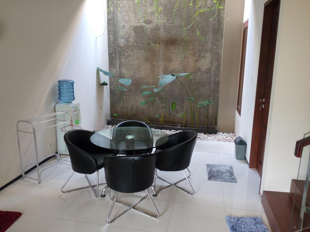 Jaya Homestay Джокьякарта Экстерьер фото